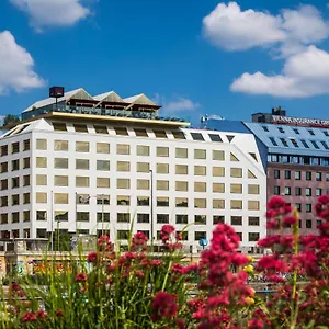 Hotel Radisson Red Hotel,