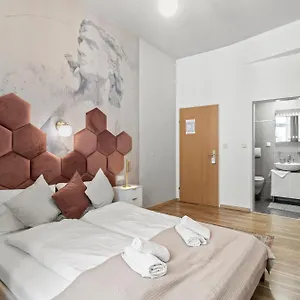 Hotel Designer Asaria
