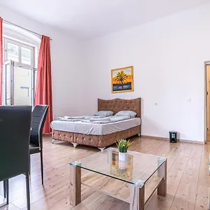 Hostel 6 Min To Amusement Park - Economy In Shared, Wiedeń