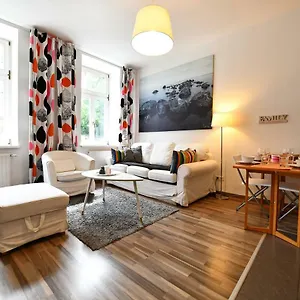 Goodman's I Apartment