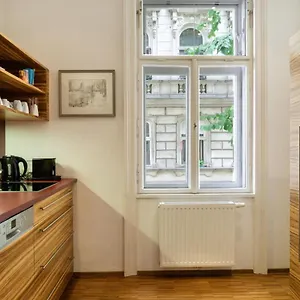 Fuchsthallergasse Apartment