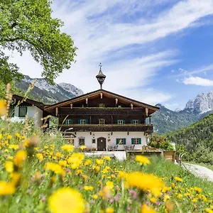  Lodge Berg'k'hof Kaisertal - Alpine Hideaway Austria
