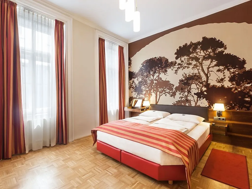 ****  Living Hotel An Der Oper Vienna Austria